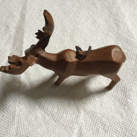 Solid Wood moose figurine ornament décor - Picture 3 of 5